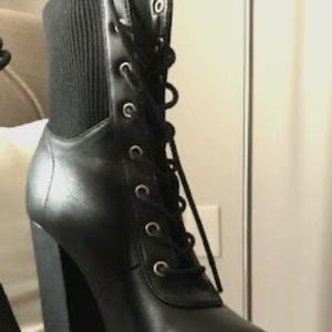 Black Heel Boots 👀